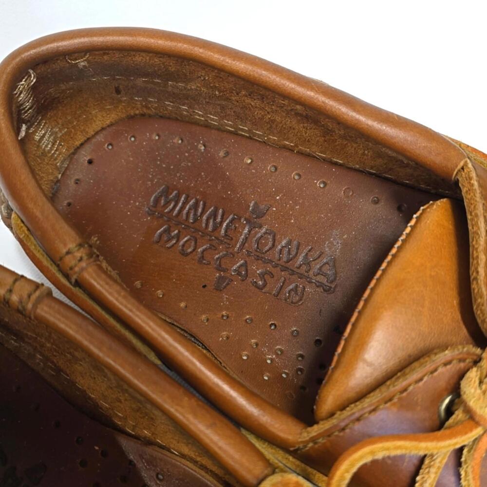 Minnetonka Mens Brown Moccasin Boat Shoes with Soft Leather - Picture 2 of 6